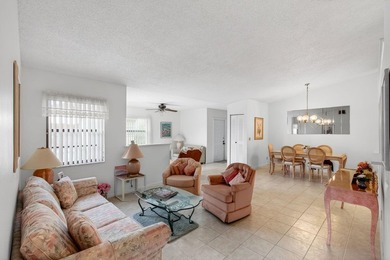 Welcome to this 2 bed 2 bath 55+ community. New roof. This villa - photo 11