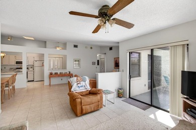 Welcome to this 2 bed 2 bath 55+ community. New roof. This villa - photo 14