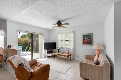 Welcome to this 2 bed 2 bath 55+ community. New roof. This villa - photo 16