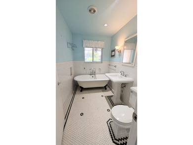 Great opportunity to own a 2-bedroom, 2-bath home in a highly - photo 17