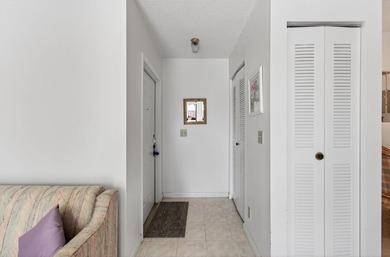 Welcome to this 2 bed 2 bath 55+ community. New roof. This villa - photo 20