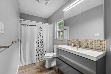 Discover Lakefront Livinq: Remodeled 3BR/3BA Home with Boat Slip - photo 14