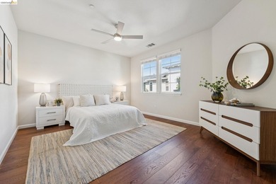 Modern Living in Marina Bay in this stylish and spacious - photo 23