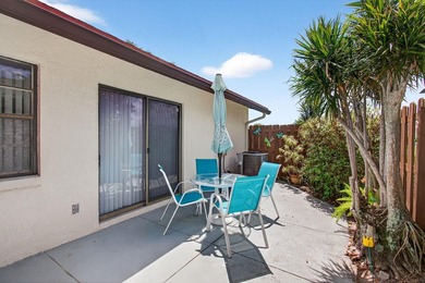 Welcome to this 2 bed 2 bath 55+ community. New roof. This villa - photo 38