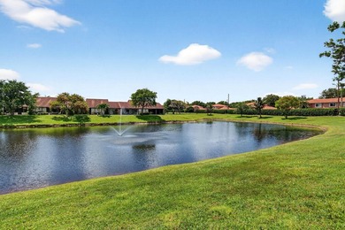 Welcome to this 2 bed 2 bath 55+ community. New roof. This villa - photo 41
