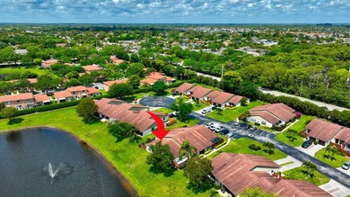 Welcome to this 2 bed 2 bath 55+ community. New roof. This villa - photo 42