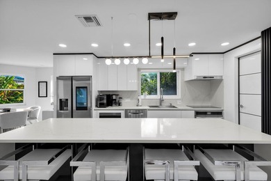 Extensively renovated CBS pool home in desirable Duck Key - photo 4