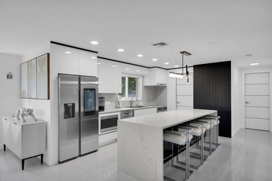 Extensively renovated CBS pool home in desirable Duck Key - photo 5