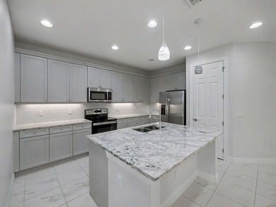 Welcome to this beautifully maintained 2-bedroom + den, 2-bath - photo 4