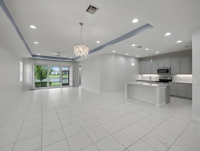 Welcome to this beautifully maintained 2-bedroom + den, 2-bath - photo 5