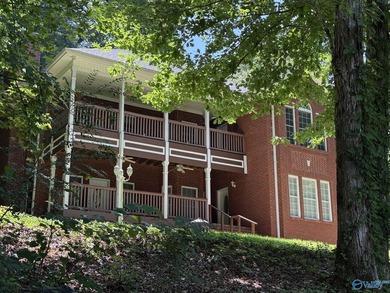 Southern Charm house w/large covered patio & balcony w/views of - photo 1