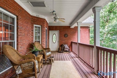 Southern Charm house w/large covered patio & balcony w/views of - photo 4