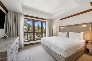 2024 renovations completed (including new decor, furniture - photo 12