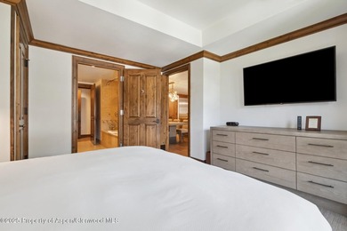 2024 renovations completed (including new decor, furniture - photo 14