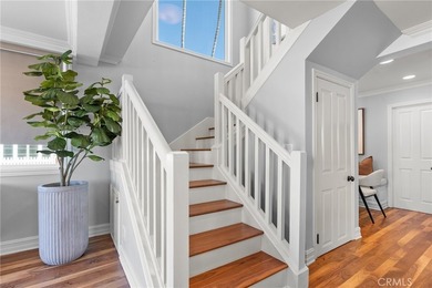 Located on the prestigious bayfront of Balboa Island, 1011 N - photo 15