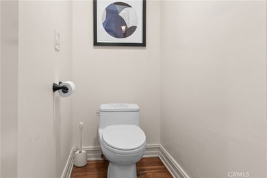 Located on the prestigious bayfront of Balboa Island, 1011 N - photo 18