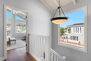 Located on the prestigious bayfront of Balboa Island, 1011 N - photo 20