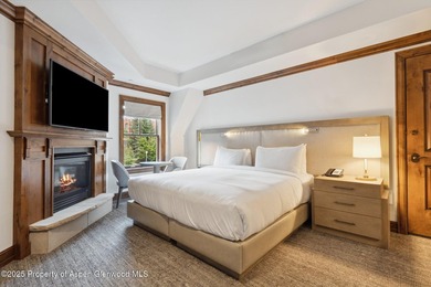 2024 renovations completed (including new decor, furniture - photo 25