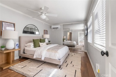Located on the prestigious bayfront of Balboa Island, 1011 N - photo 29