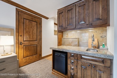 2024 renovations completed (including new decor, furniture - photo 30