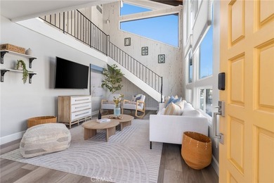 Located on the prestigious bayfront of Balboa Island, 1011 N - photo 32