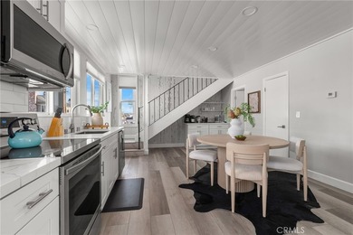 Located on the prestigious bayfront of Balboa Island, 1011 N - photo 34