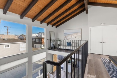 Located on the prestigious bayfront of Balboa Island, 1011 N - photo 39