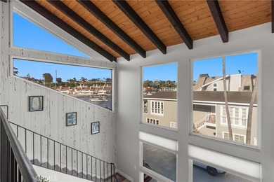 Located on the prestigious bayfront of Balboa Island, 1011 N - photo 40