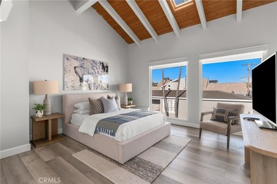 Located on the prestigious bayfront of Balboa Island, 1011 N - photo 42