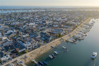 Located on the prestigious bayfront of Balboa Island, 1011 N - photo 45