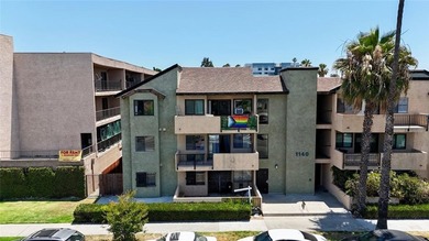 Welcome to Unit 19 at Plaza Pacifica, a beautifully renovated - photo 1