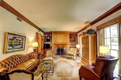 This rare offering showcases a stunning, high-end lakefront - photo 11