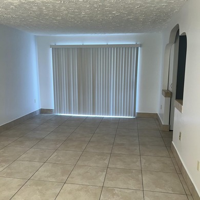 Welcome to easy Florida living in this bright, very clean - photo 11