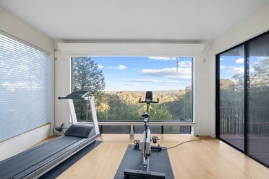 An exclusive hilltop retreat on a private gated driveway street - photo 12