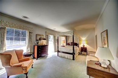 This rare offering showcases a stunning, high-end lakefront - photo 14
