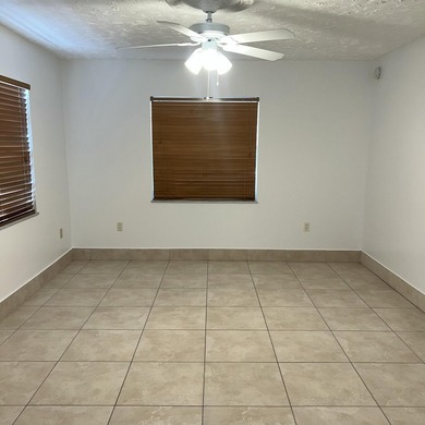 Welcome to easy Florida living in this bright, very clean - photo 22