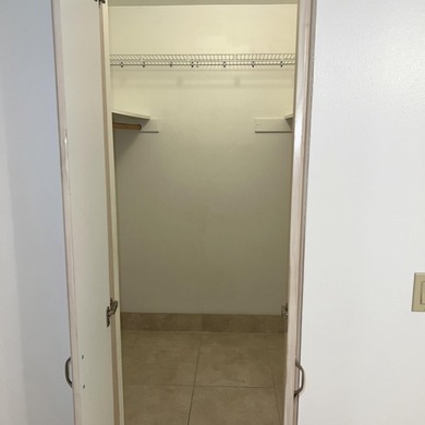 Welcome to easy Florida living in this bright, very clean - photo 23