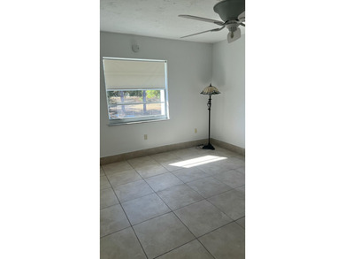 Welcome to easy Florida living in this bright, very clean - photo 24