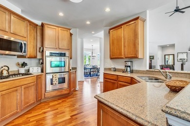 Large modern built home. 9 ft. ceilings with cathedral ceiling - photo 8