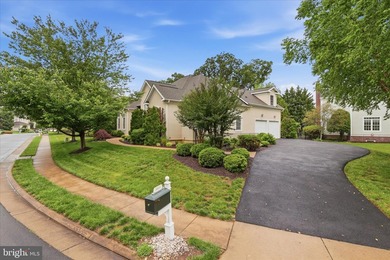 **AMAZING COMMUNITY/MOTIVATED SELLER** Discover this STUNNING - photo 4