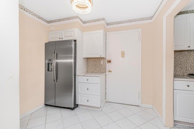 Location, location, location! The Saratogian complex, Woodlawn - photo 4