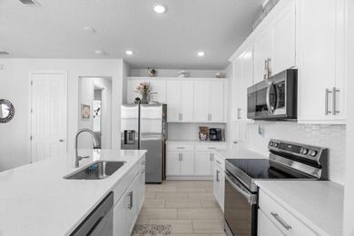 Newly Built in 2023, 3/2/2 Lake Front Home with many upgrades - photo 5