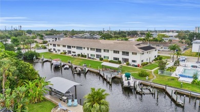 Cape Coral Lakes Area Condo For Sale in Cape Coral Florida