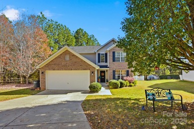Lake Wylie Home Sale Pending in Tega Cay South Carolina