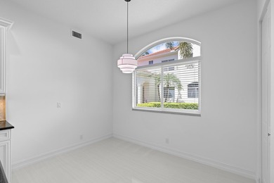 Rarely available first-floor villa in the highly sought-after - photo 11