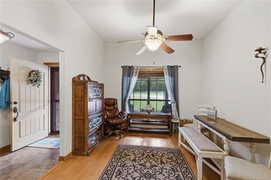 Welcome to one of the area's most desirable lakeside - photo 5