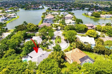 Stunning 4 BD 3 BA, beautifully renovated home on an oversized - photo 1