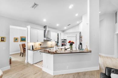 Stunning 4 BD 3 BA, beautifully renovated home on an oversized - photo 7