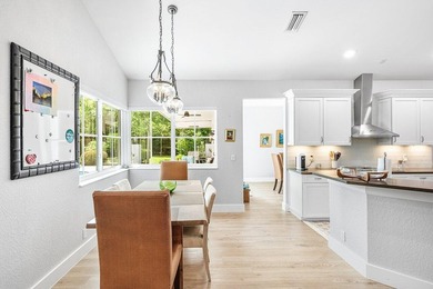Stunning 4 BD 3 BA, beautifully renovated home on an oversized - photo 9