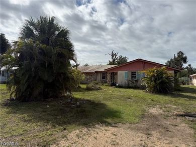 Welcome to 3677 Tangerine Drive in the laid-back waterfront - photo 1
